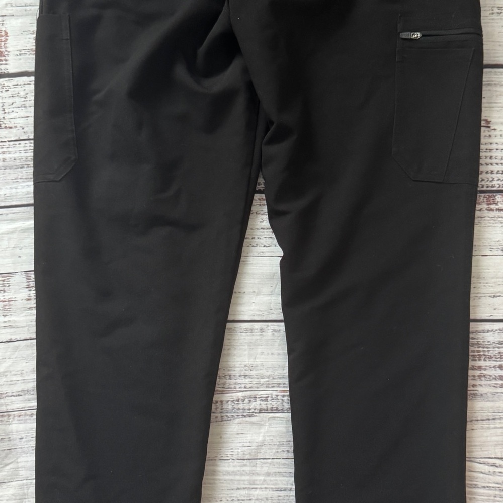 FIGS Men’s Technical Collection Scrub Pants | Black | Size M - Picture 6 of 6